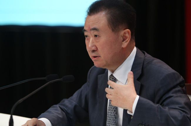 而上赛季卢卡库在国米效力时，他直到今年5月份进球数才达到10球。